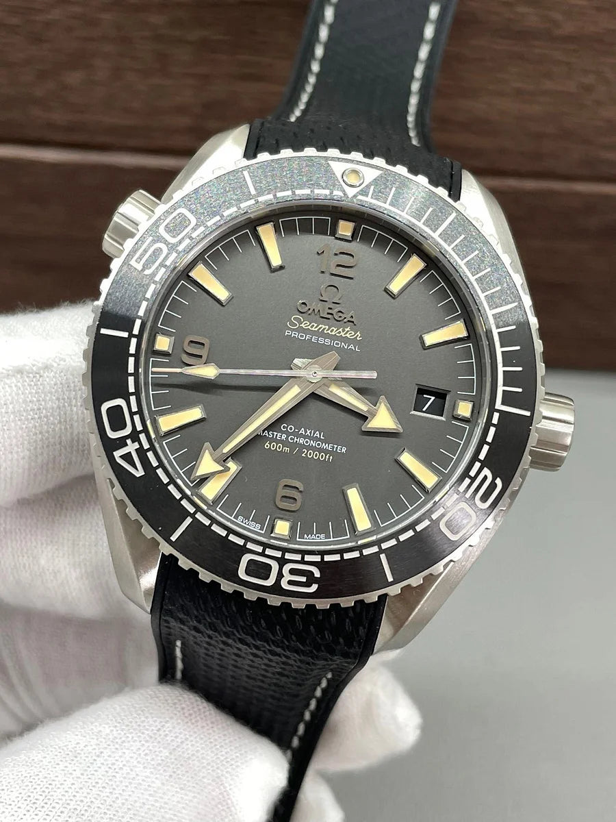 OMEGA Seamaster Planet Ocean 600M 43.5mm Ref. 215.32.44.21.01.002