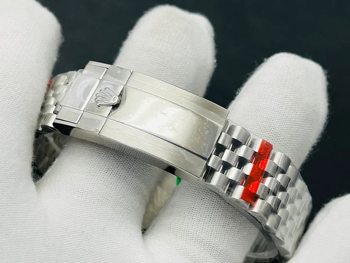 Rolex GMT-Master II 126710BLRO