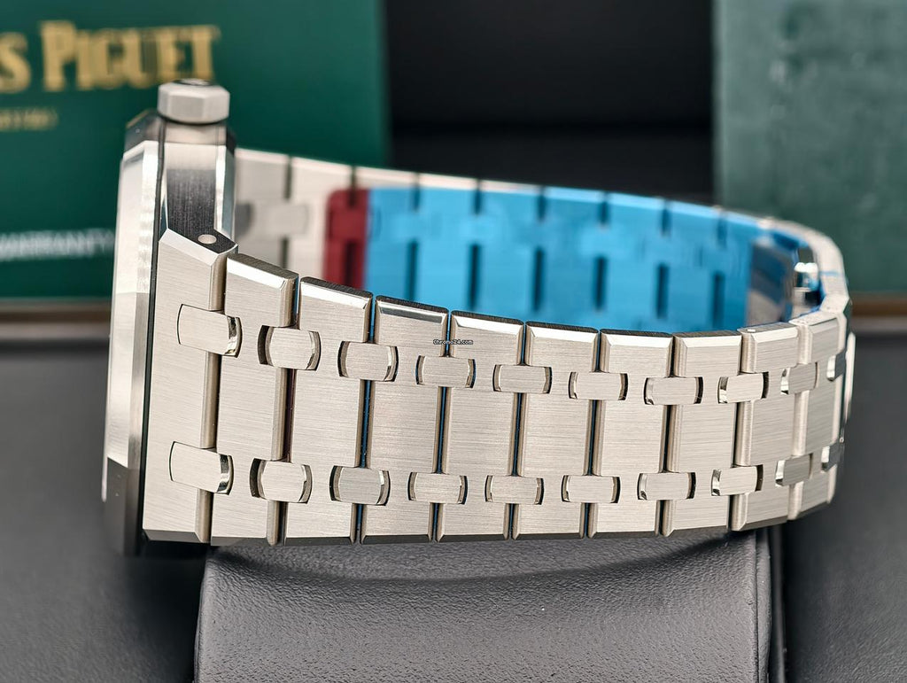 Audemars Piguet Royal Oak Automatic with Silver Chain and Green Dial